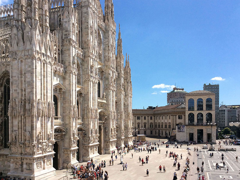 Duomo the square